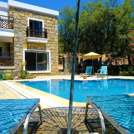 Derekoy Salmakis *